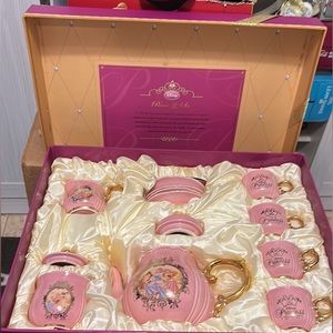 Limited edition Porcelain Disney, princess tea set